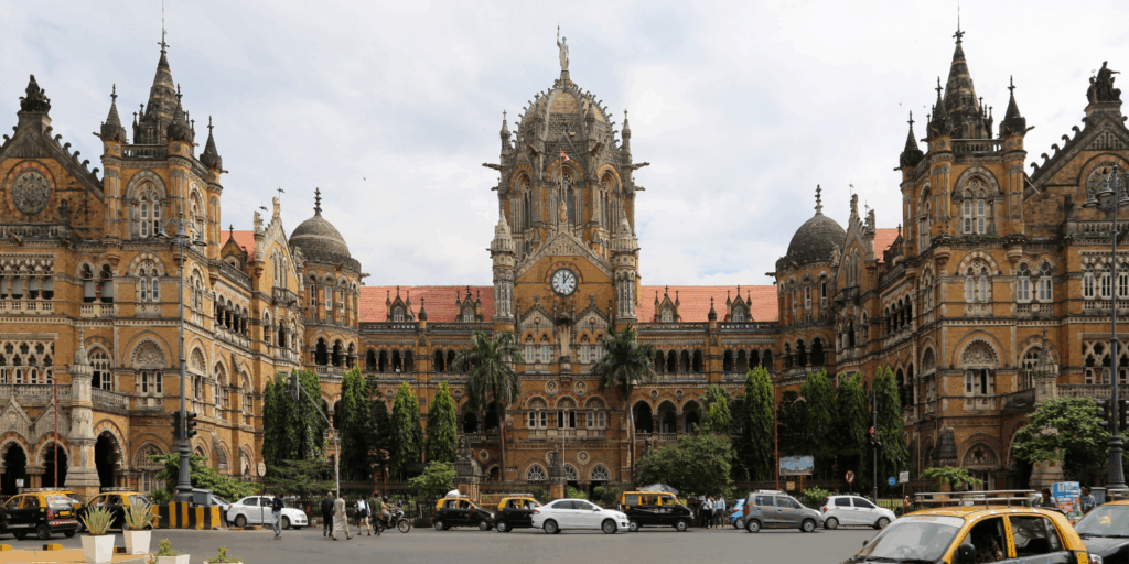 top 10 biggest railway station in india