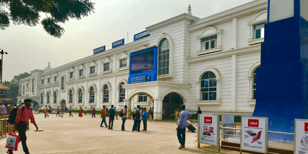 top 10 biggest railway station in india